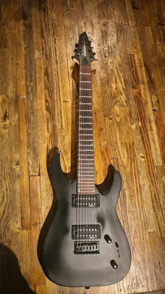 Guitarra Jackson de 7 Cuerdas
